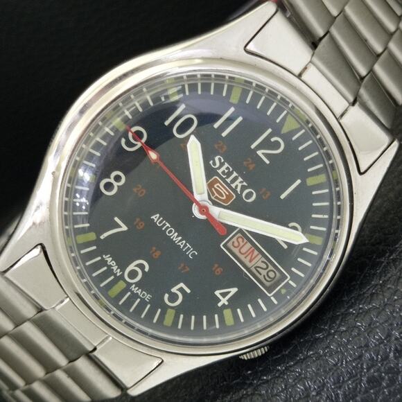 Vintage 1992 Seiko Automatic Mens Silver Watch W/daydate & Green accents - Picture 1 of 10